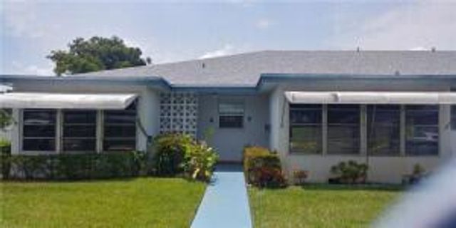1180 S DRIVE Circle A, Delray Beach, FL 33445