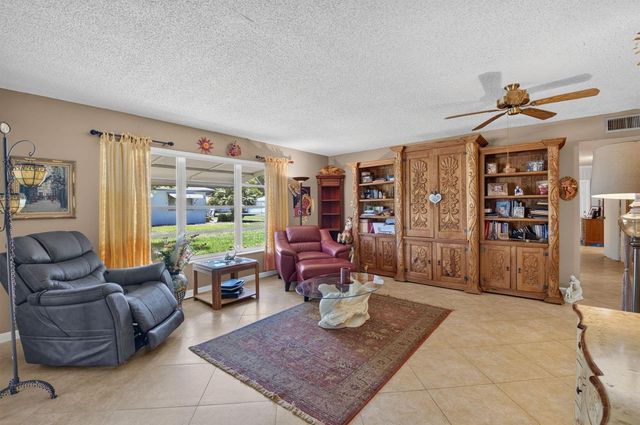 1180 S DRIVE Circle A, Delray Beach, FL 33445