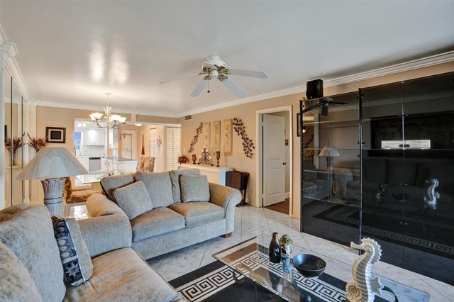 5860 NW 44th Street 603, Lauderhill, FL 33319