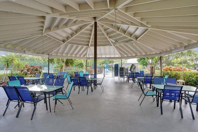 5860 NW 44th Street 603, Lauderhill, FL 33319