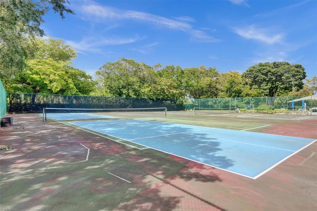 5860 NW 44th Street 603, Lauderhill, FL 33319