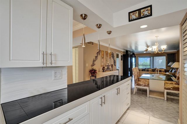 5860 NW 44th Street 603, Lauderhill, FL 33319