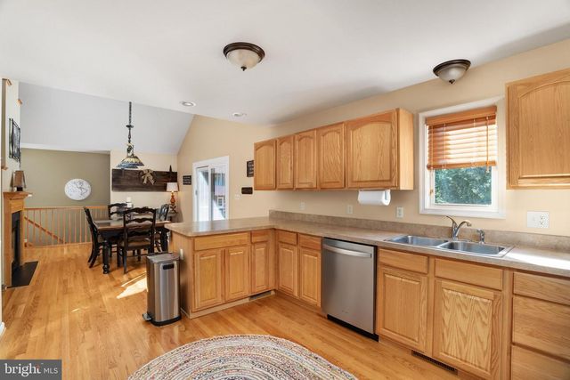 101 BLUE VALLEY RD, Linden, VA 22642