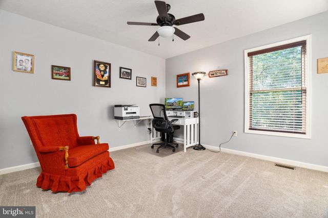 101 BLUE VALLEY RD, Linden, VA 22642