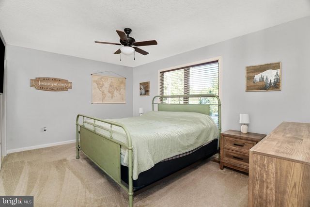 101 BLUE VALLEY RD, Linden, VA 22642