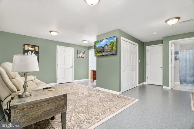 101 BLUE VALLEY RD, Linden, VA 22642
