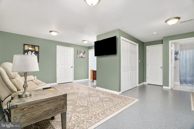 101 BLUE VALLEY RD, Linden, VA 22642