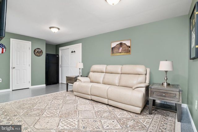 101 BLUE VALLEY RD, Linden, VA 22642