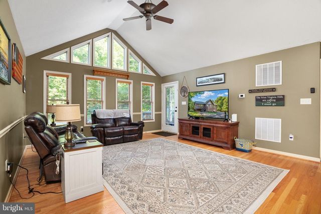 101 BLUE VALLEY RD, Linden, VA 22642