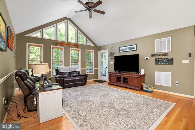 101 BLUE VALLEY RD, Linden, VA 22642