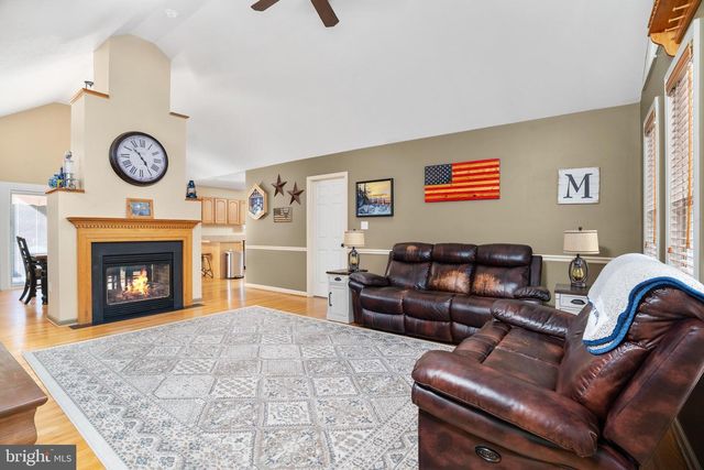101 BLUE VALLEY RD, Linden, VA 22642