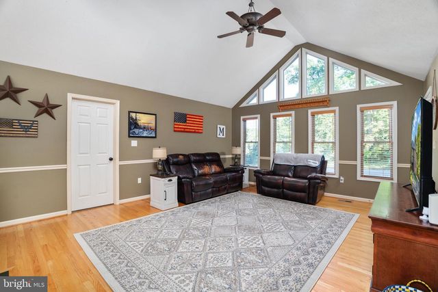 101 BLUE VALLEY RD, Linden, VA 22642
