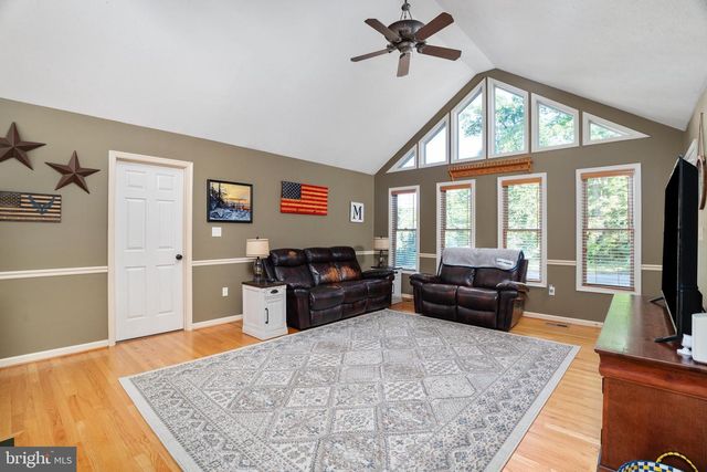 101 BLUE VALLEY RD, Linden, VA 22642