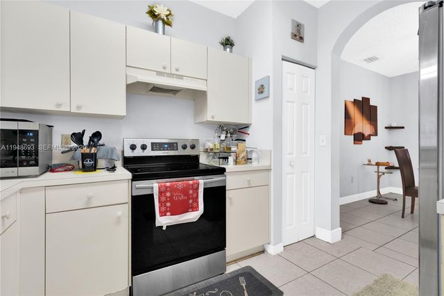 74 NW 2nd St, Homestead, FL 33030