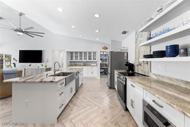 2467 Pine Woods CIR 3, Naples, FL 34105