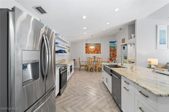 2467 Pine Woods CIR 3, Naples, FL 34105