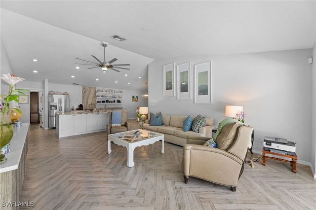 2467 Pine Woods CIR 3, Naples, FL 34105