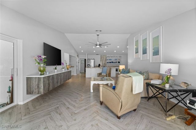 2467 Pine Woods CIR 3, Naples, FL 34105