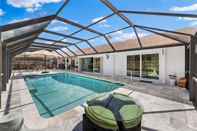 2467 Pine Woods CIR 3, Naples, FL 34105