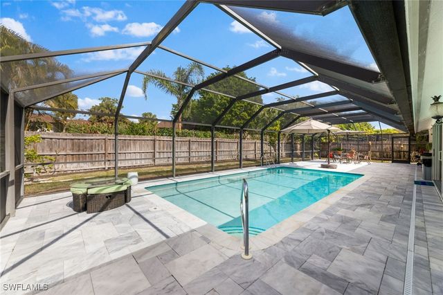 2467 Pine Woods CIR 3, Naples, FL 34105