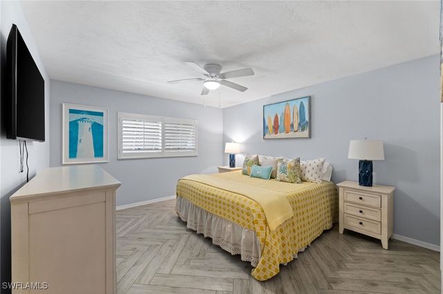 2467 Pine Woods CIR 3, Naples, FL 34105