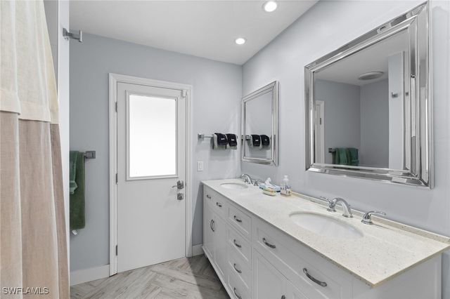 2467 Pine Woods CIR 3, Naples, FL 34105