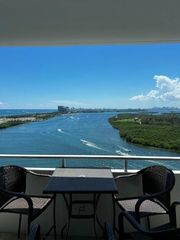 500 Bayview Dr PH-18, Sunny Isles Beach, FL 33160