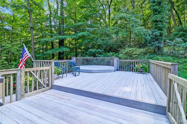 180 Somerstown Road, Millwood, NY 10546