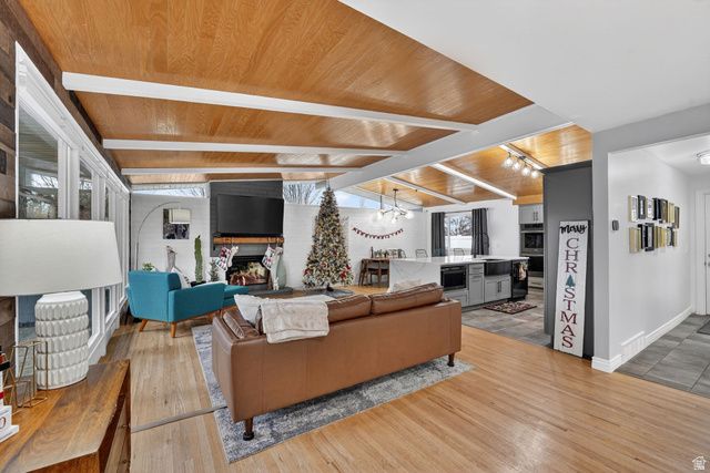 5443 S DUNBARTON DR, Murray, UT 84117