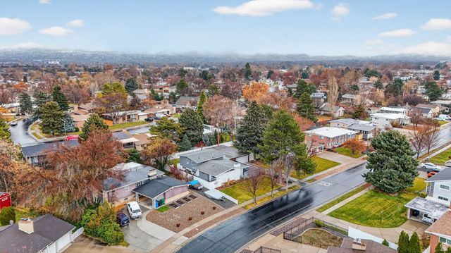 5443 S DUNBARTON DR, Murray, UT 84117