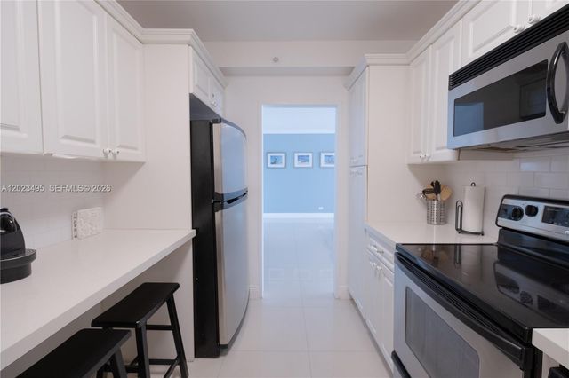 5601 Collins Ave 1420, Miami Beach, FL 33140