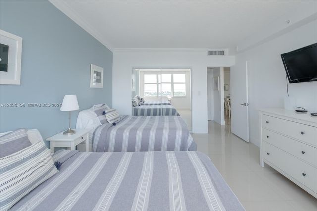 5601 Collins Ave 1420, Miami Beach, FL 33140
