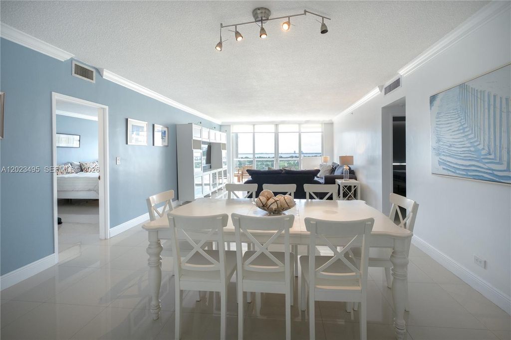 5601 Collins Ave 1420, Miami Beach, FL 33140