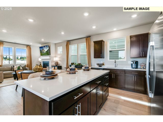 8341 Se Crescent Dr, Hillsboro, OR 97123