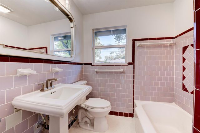 1806 Gardenia Drive, Houston, TX 77018