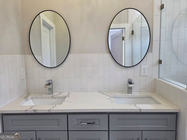 147 Dripping Rock Trail, Acworth, GA 30101