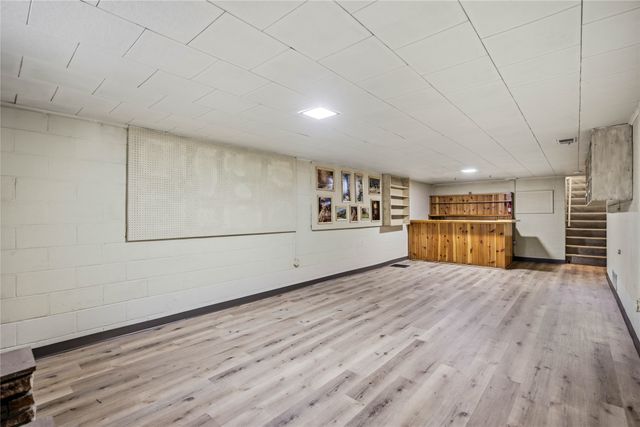 1211 68th Street, Windsor Heights, IA 50324