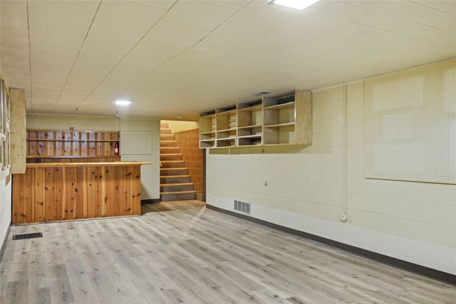 1211 68th Street, Windsor Heights, IA 50324