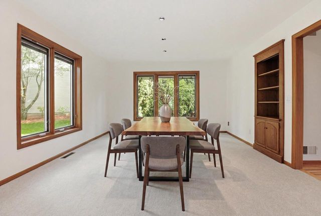 913 Sauk Ridge Trail, Madison, WI 53717
