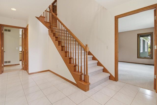 913 Sauk Ridge Trail, Madison, WI 53717