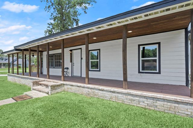 19101 Oak Canyon Drive, Conroe, TX 77385
