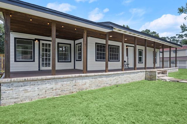 19101 Oak Canyon Drive, Conroe, TX 77385