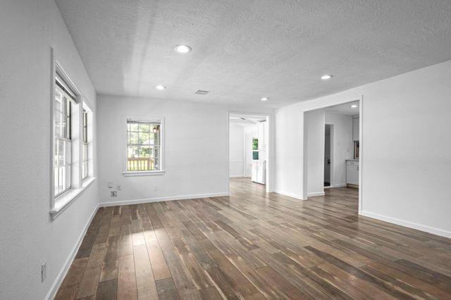 19101 Oak Canyon Drive, Conroe, TX 77385
