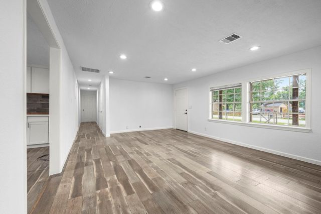 19101 Oak Canyon Drive, Conroe, TX 77385