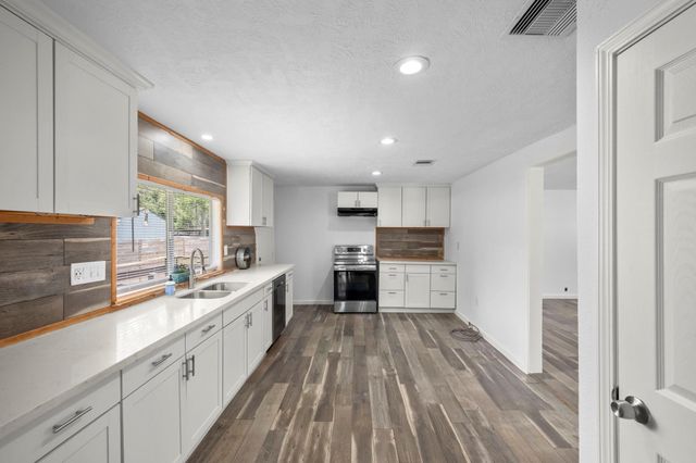 19101 Oak Canyon Drive, Conroe, TX 77385