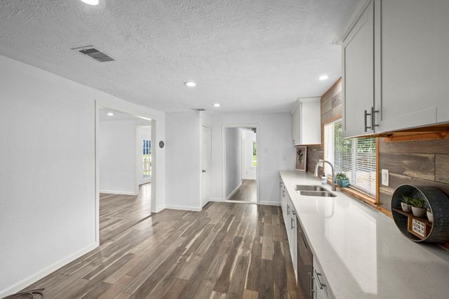 19101 Oak Canyon Drive, Conroe, TX 77385