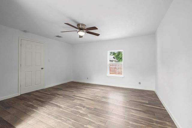 19101 Oak Canyon Drive, Conroe, TX 77385