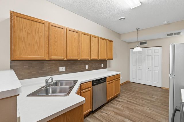 5070 Holly Lane N 6, Plymouth, MN 55446