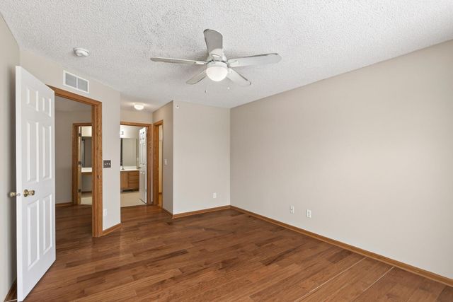 5070 Holly Lane N 6, Plymouth, MN 55446