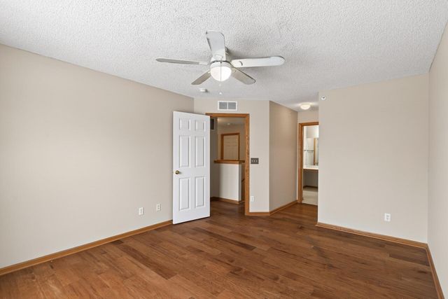 5070 Holly Lane N 6, Plymouth, MN 55446